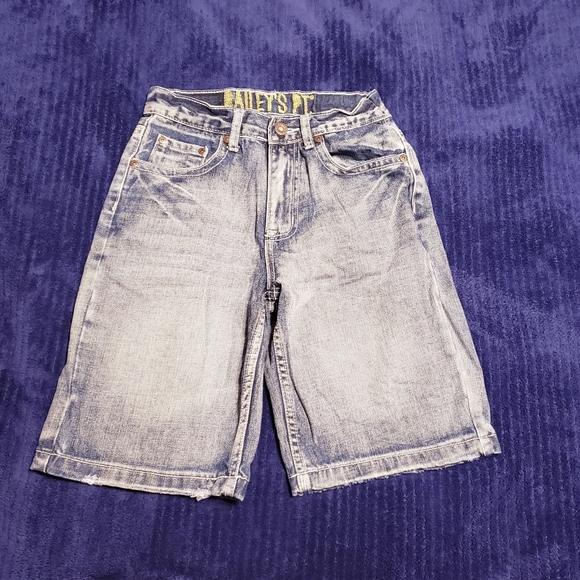 Bailey's Point jean shorts - Picture 2 of 5